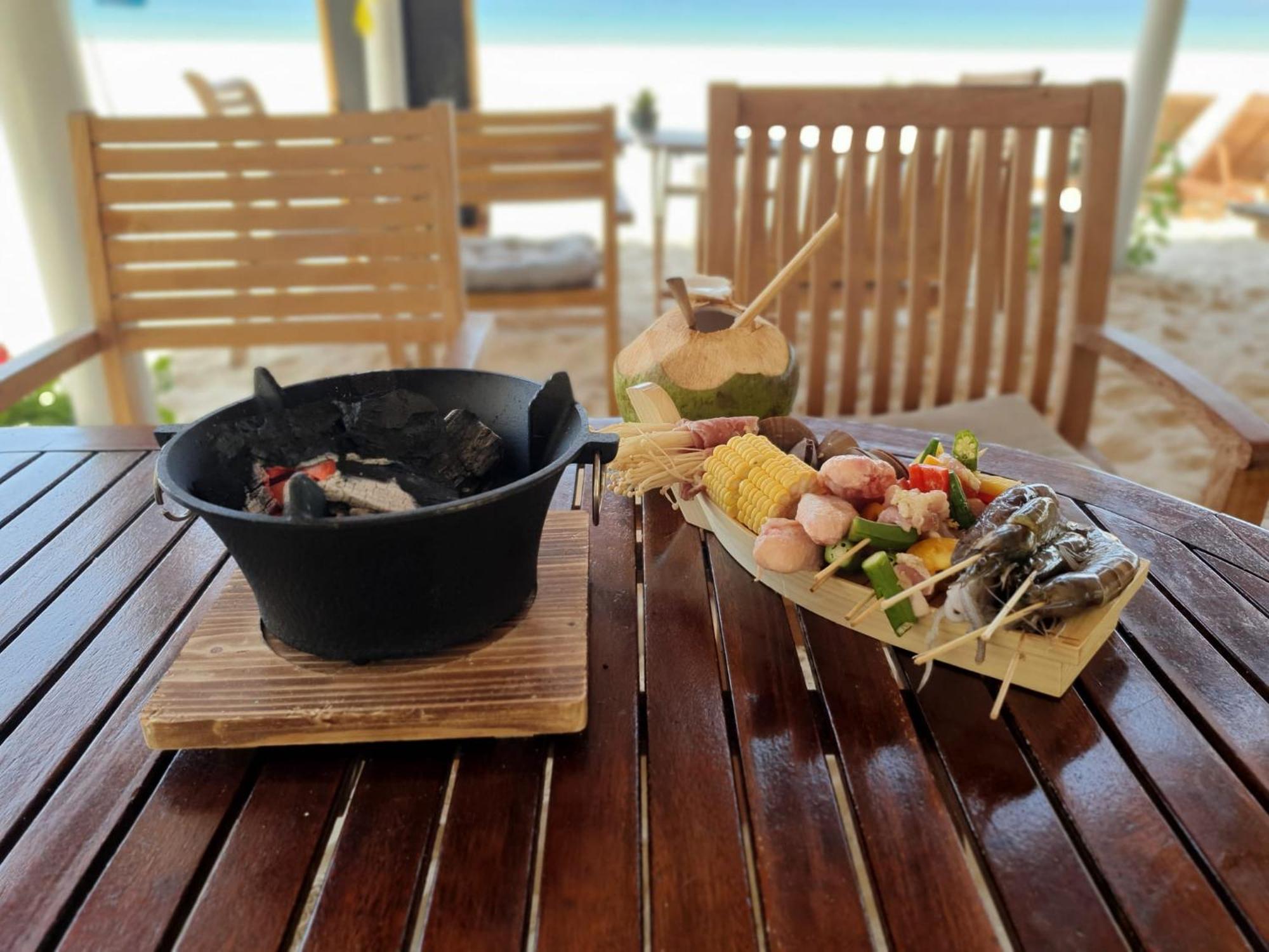 Lucky Spot Beach Bungalow Song Cau Ngoại thất bức ảnh